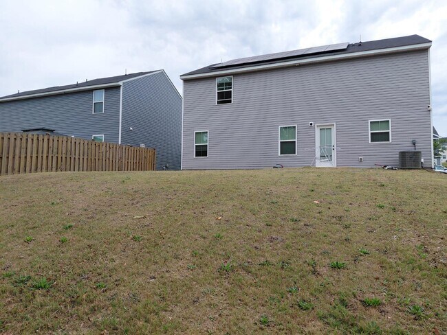 Building Photo - 329 Saskatoon Dr