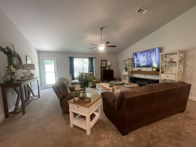 Building Photo - 6109 Buckshot Dr