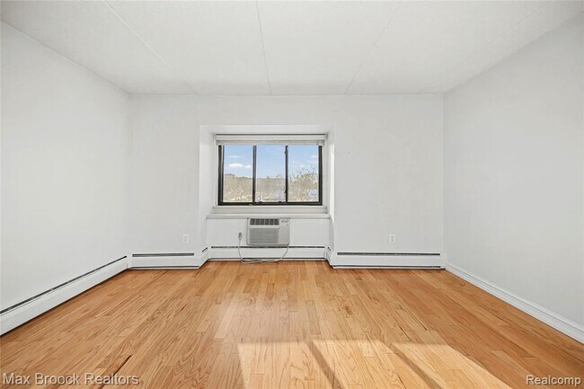 Building Photo - 35300 Woodward Ave