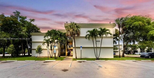 Building Photo - 4235 N University Dr