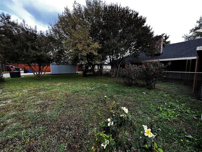 Building Photo - 1025 Cloverdale Ln