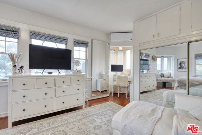 Building Photo - 453 Rialto Ave