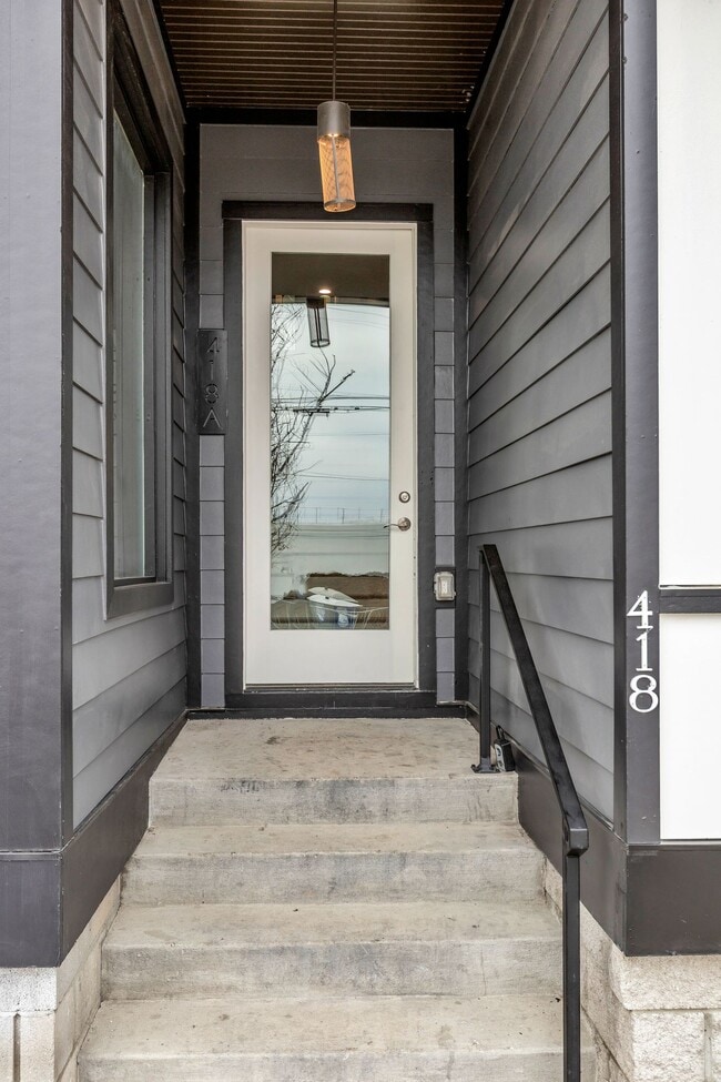 Building Photo - 418 37th Ave N