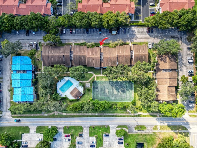 Building Photo - 3402 Gardens E Dr