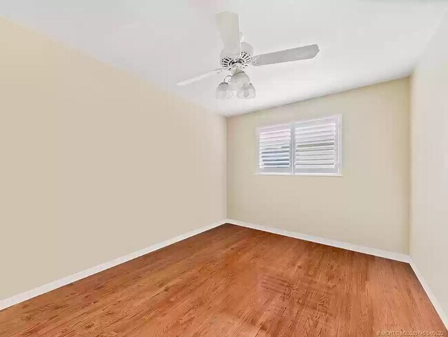 Building Photo - 1744 SW Boatswain Plz