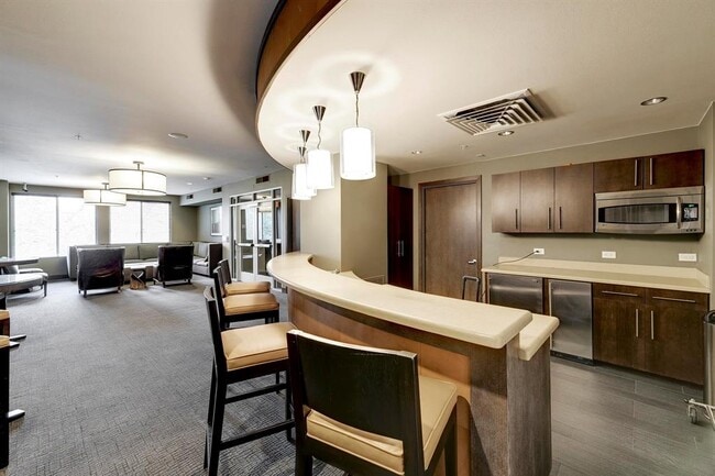 Building Photo - 54 Rainey St