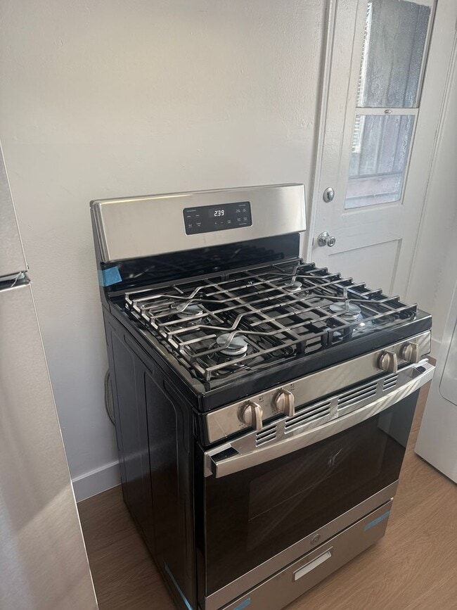 Building Photo - 2918 11th Ave