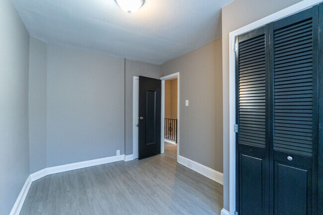 Building Photo - Elmwood Park area newly renovated 3 bedroom