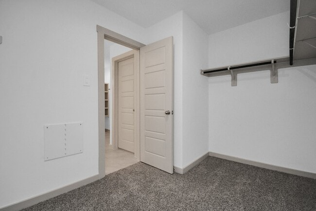 Building Photo - 7731 Suffolk Vly Ln