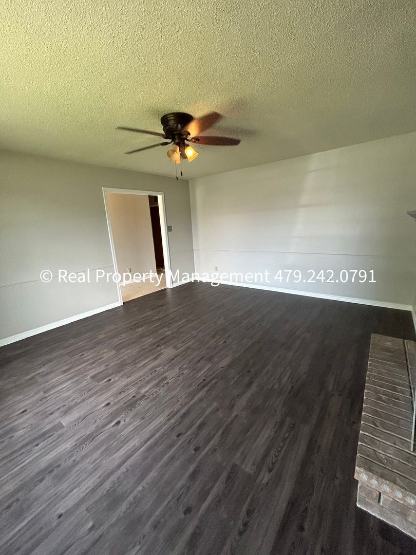 Building Photo - 2320 S 50th St