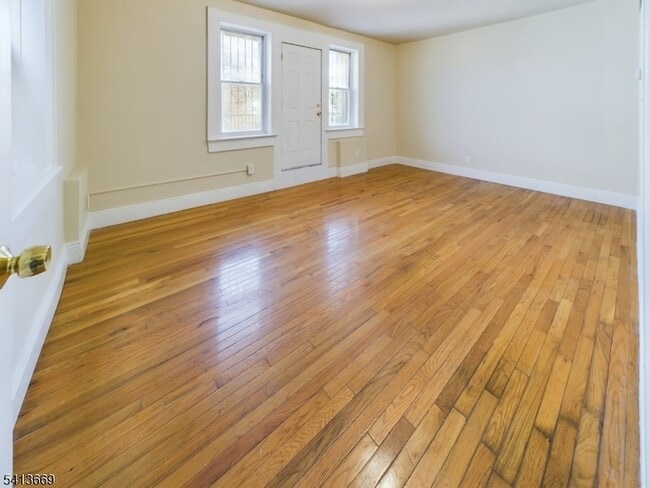 Building Photo - 413-15 Dodd St