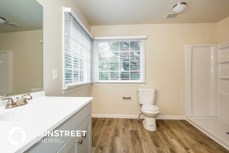 Building Photo - 8 Brackenwood Ct