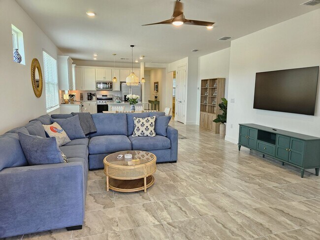 Building Photo - Beautiful Seasonal Englewood Villa- DOG FRIENDLY - new construction with Community Pool! – Locate...