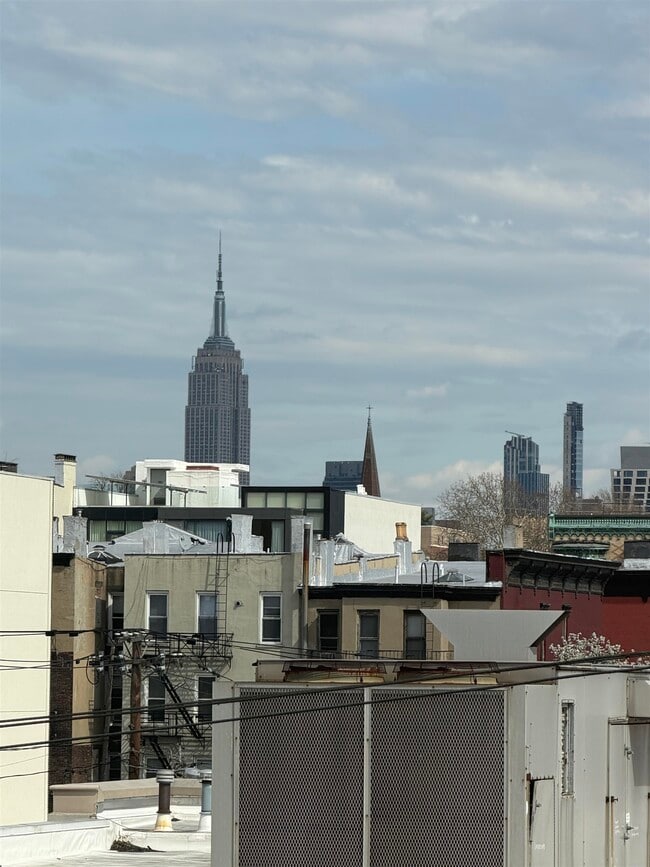 Building Photo - 630 Grand St