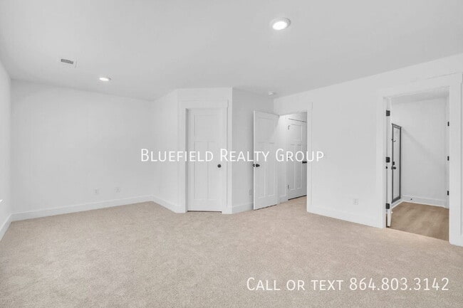 Building Photo - 416 E Parima Ct