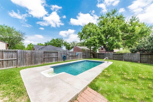 Building Photo - 3909 Spring Arbor Ct