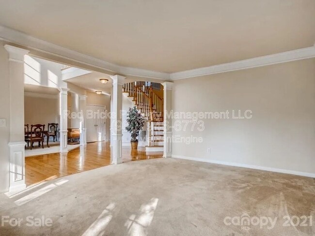 Building Photo - 7939 Heatherstone Dr