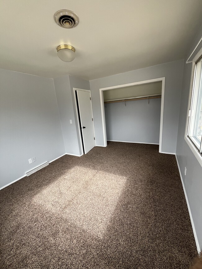 Building Photo - 3703 Parkway Blvd