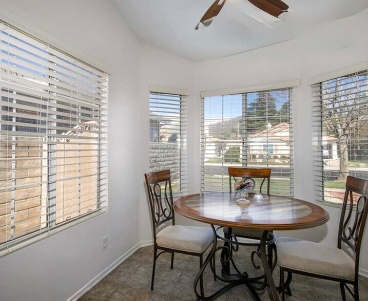 Building Photo - 10701 Bel Air Dr