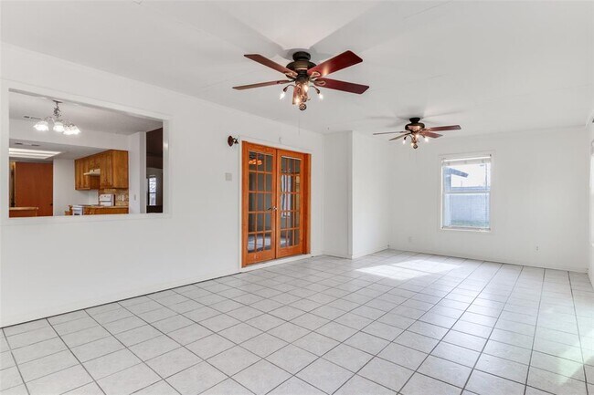 Building Photo - 10401 Wagon Gap Dr