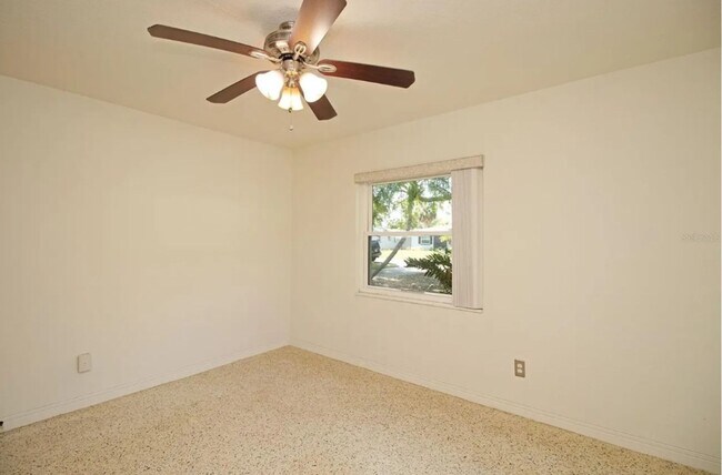 Building Photo - For Rent – Move-In Ready Gem with Modern U...