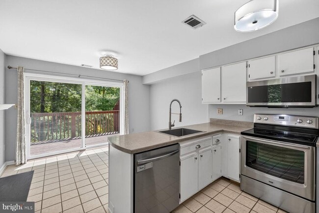 Building Photo - 18273 Leman Lake Dr