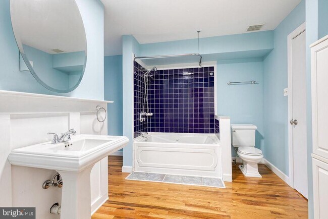 Building Photo - 684 Lions Gate Ln