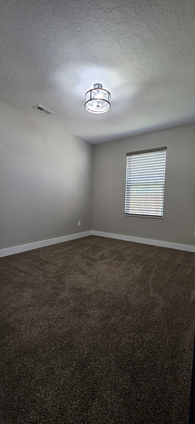 Building Photo - 157 E Murtaugh Lake Dr