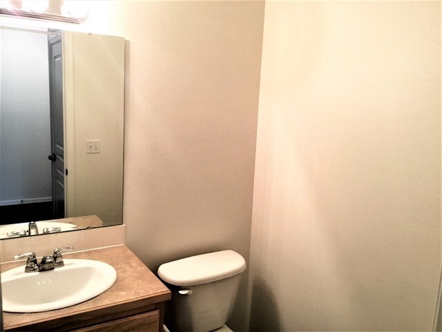 Building Photo - 7132 S Kaywood Ave