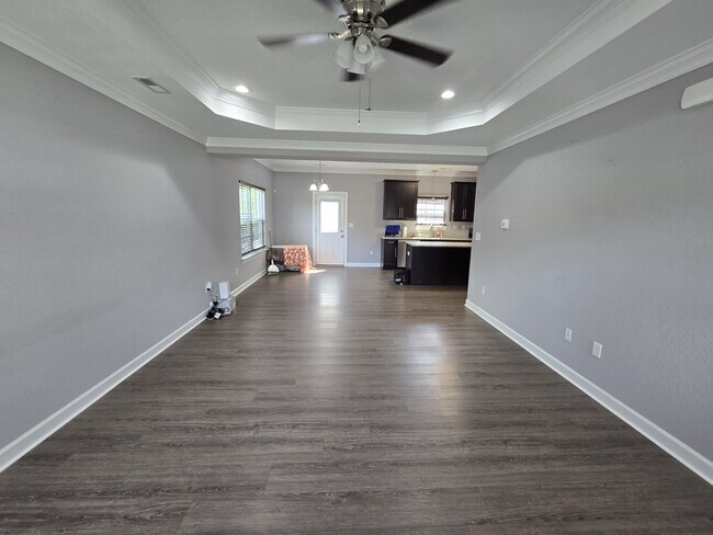 Building Photo - 1301 Elm Ave