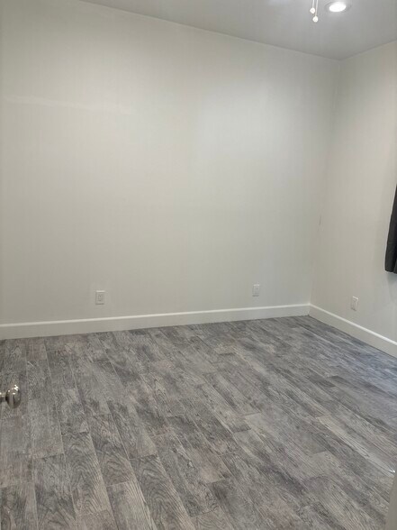 Building Photo - 9740 Pacific Ave