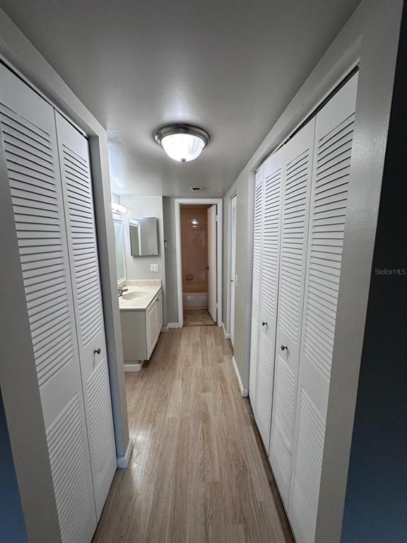 Building Photo - 721 N Pine Island Rd