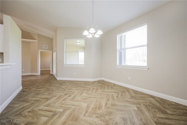 Building Photo - 906 Cortez Ave