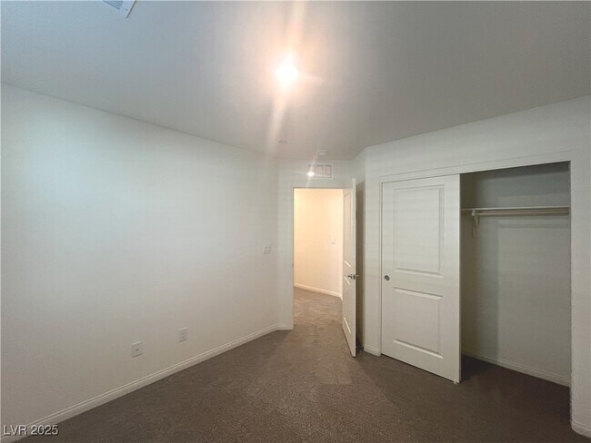 Building Photo - 510 Golden Cardinal Ave