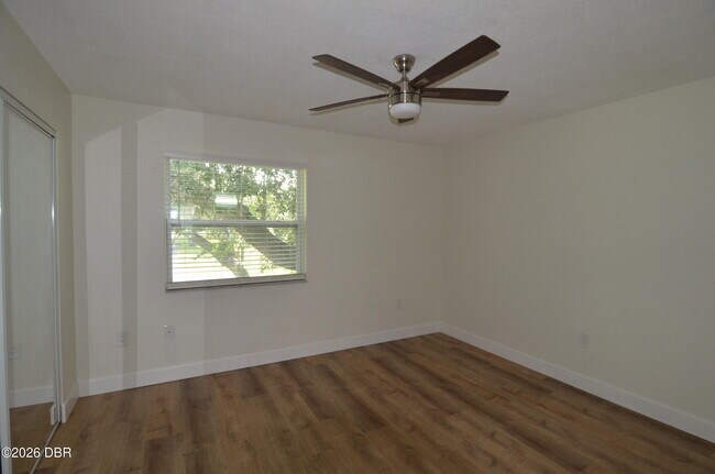 Building Photo - 175 Yorktowne Dr