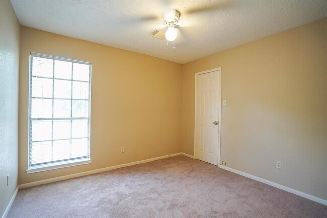 Building Photo - 1246 Manchester Cir