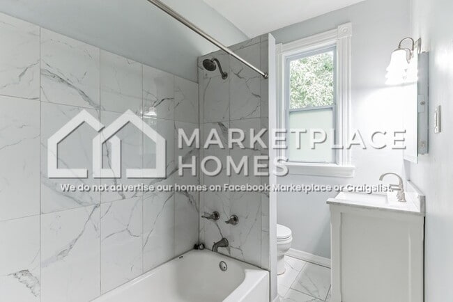 Building Photo - 2155 State St