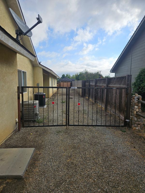 Building Photo - 17960 Swaps Ct