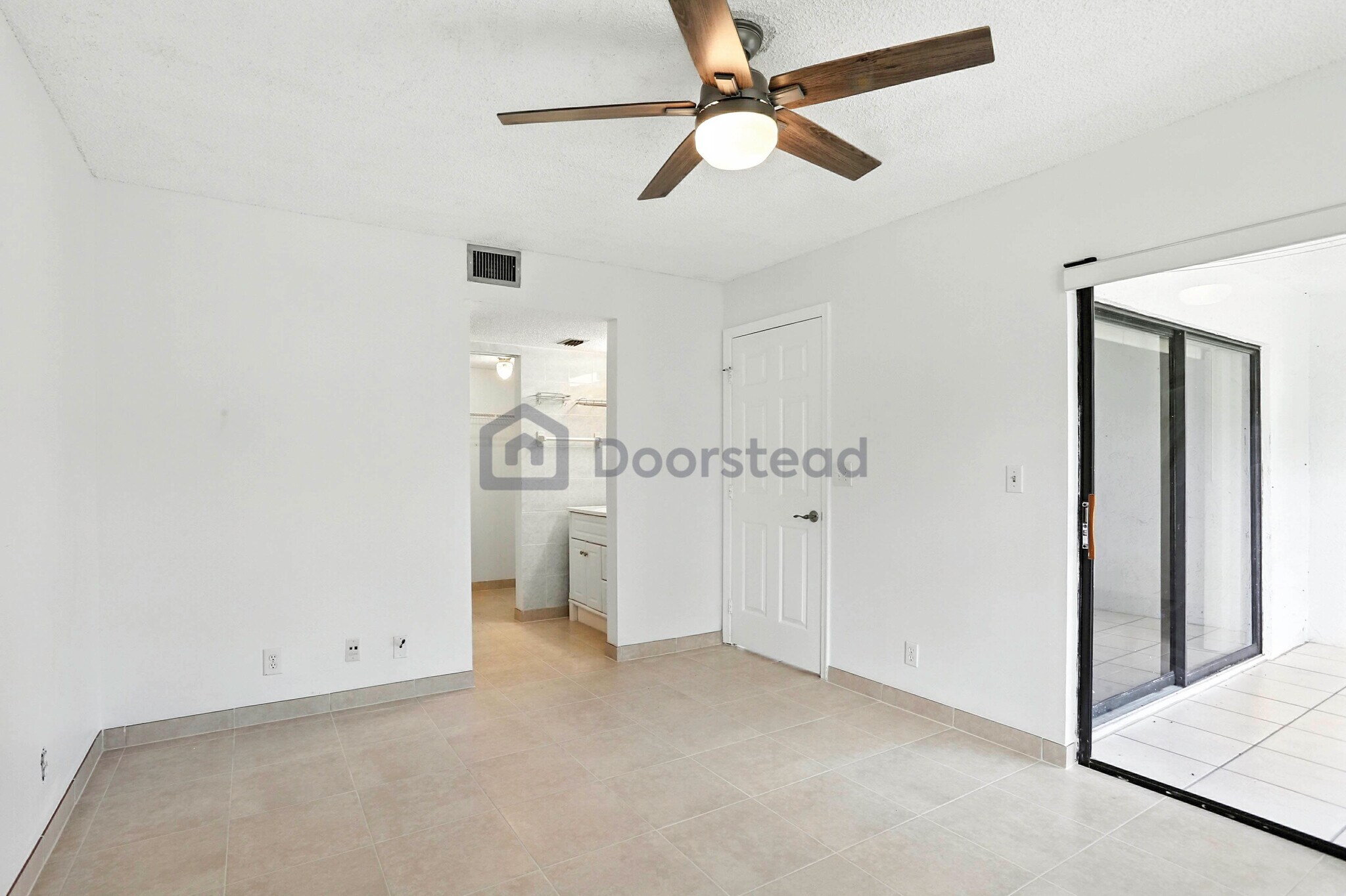 Building Photo - 3050 Norwood Pl