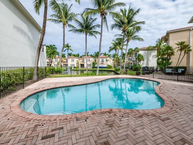 Building Photo - 20729 NE 32nd Ave