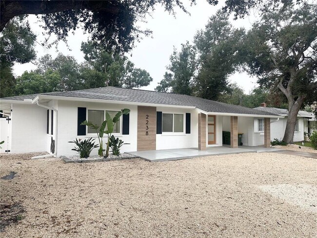 Primary Photo - 2238 Clematis St