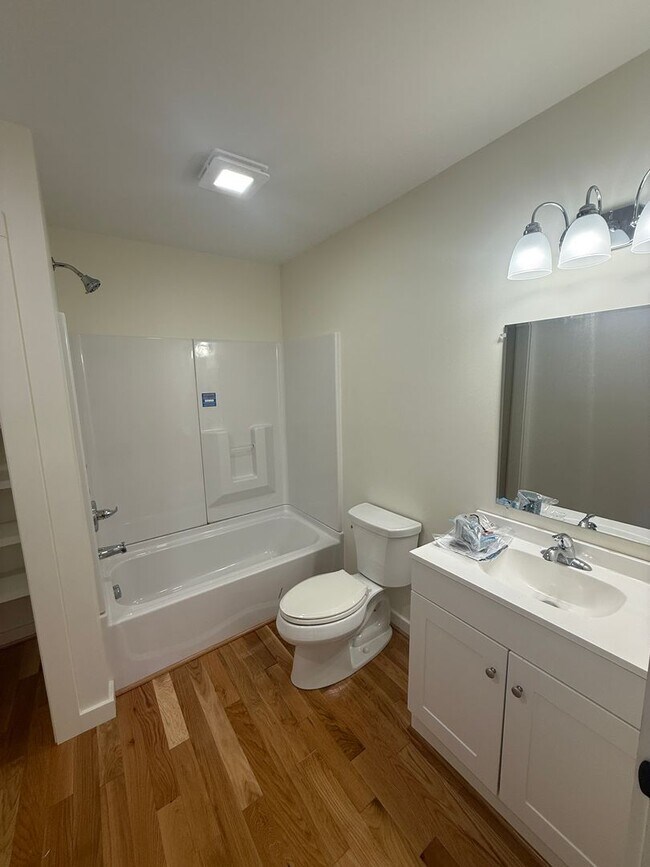 Building Photo - oliv3574