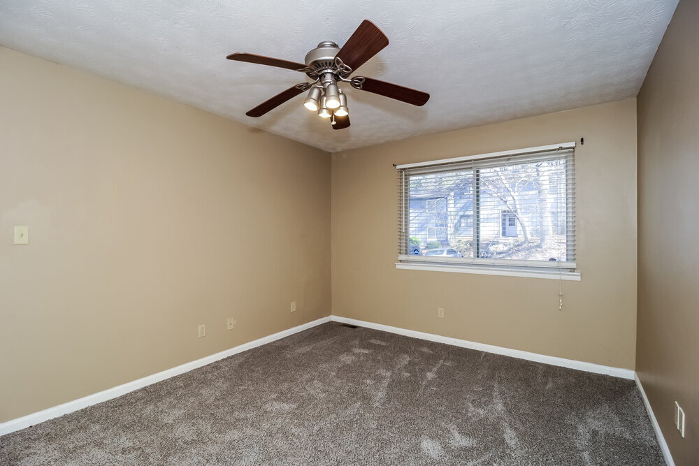 Building Photo - 972 Pine Hollow Rd