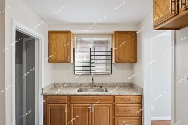 Building Photo - Charming 3-Bedroom Brick Ranch in highly d...