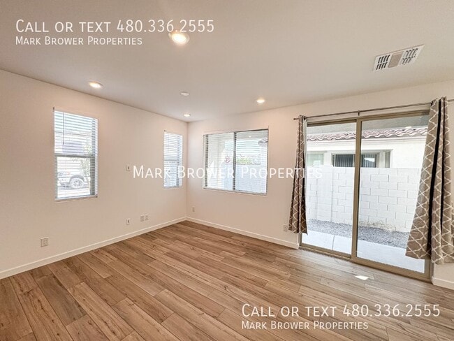 Building Photo - 9852 E Tamery Ave