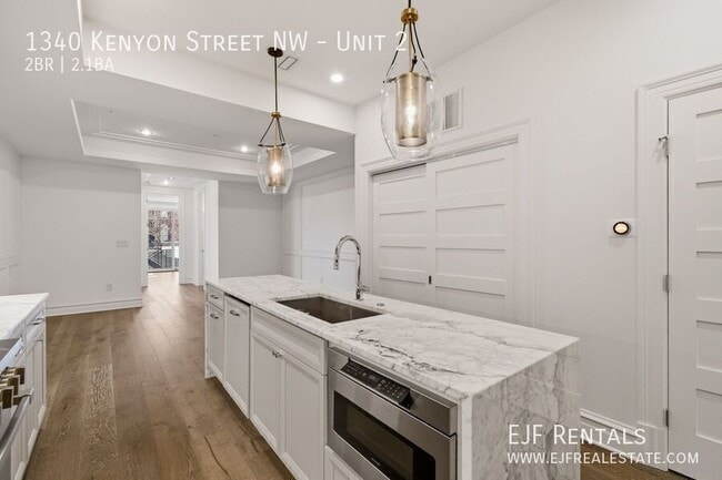 Building Photo - 1340 Kenyon St NW