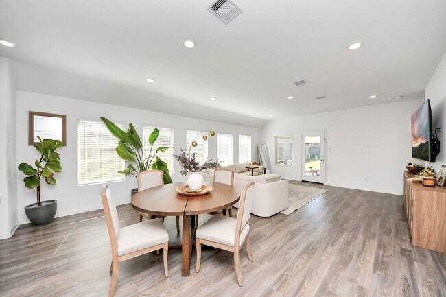 Building Photo - 2302 Dewford Fls Dr