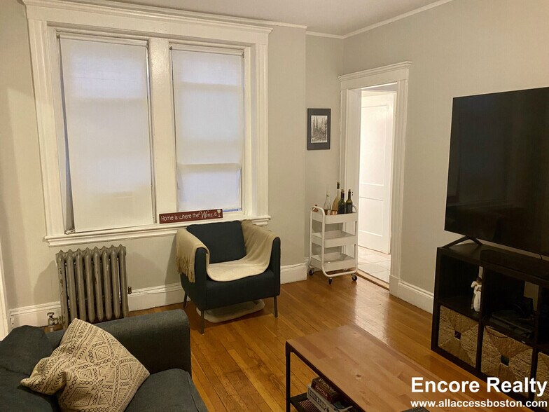 Building Photo - 110 Brainerd Rd