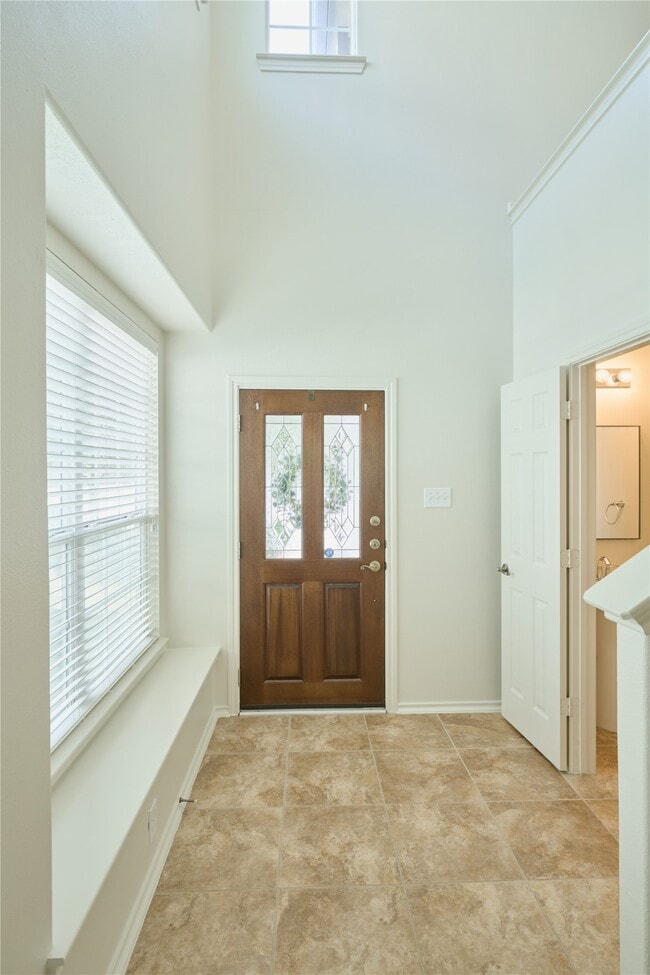 Building Photo - 327 Bloomhill Pl