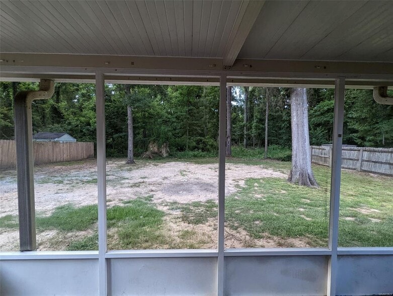Building Photo - 6513 Sweet Gum Dr